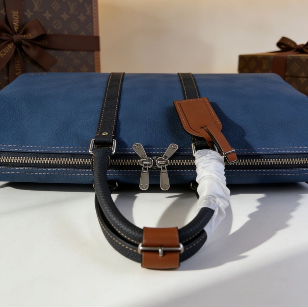 <AUTHENTIC>Louis Vuitton Leather Travel Bag - Picture 5 of 6